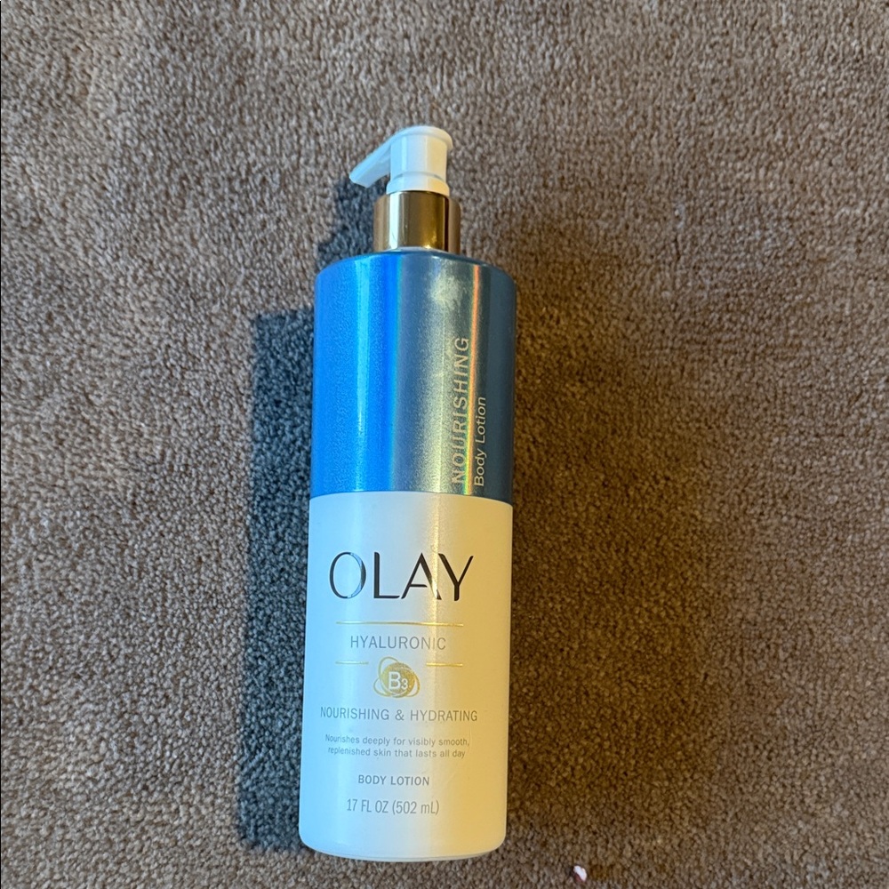 OLAY Nourishing Hyaluronic Body Lotion - Blue and White
